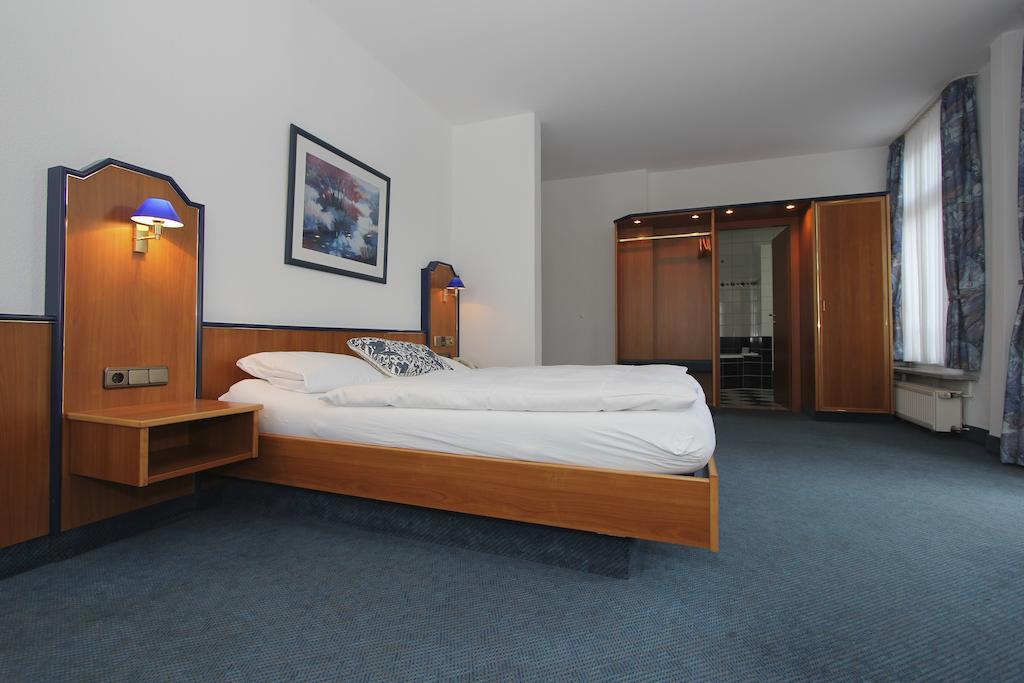Parkhotel Tillmanns Eltville am Rhein Quarto foto